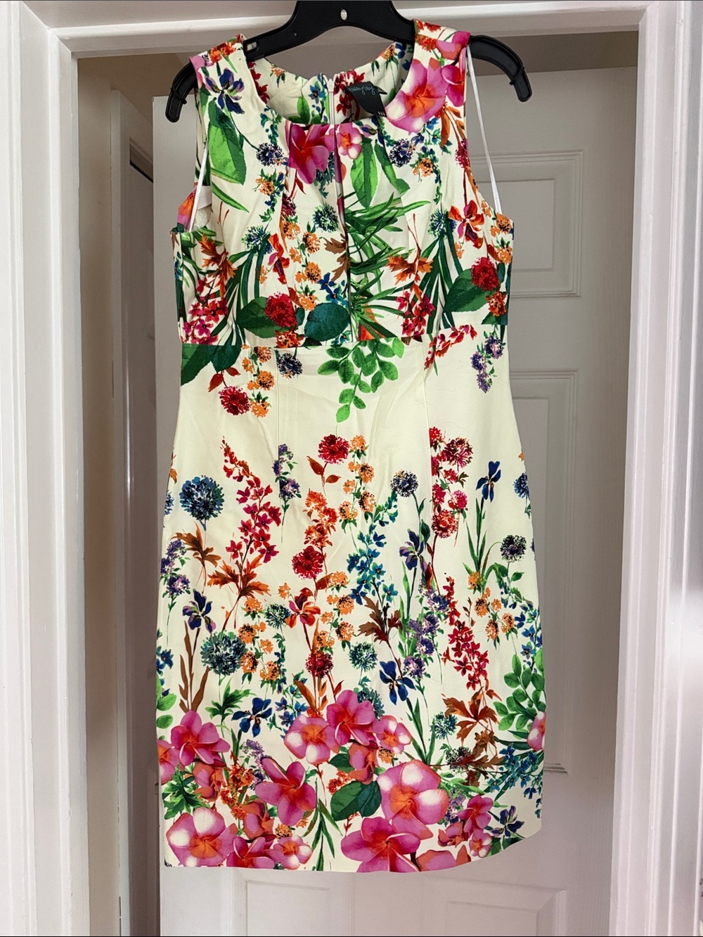 Floral Sleeveless Sheath Dress in Cream with Multicolor Bloom
